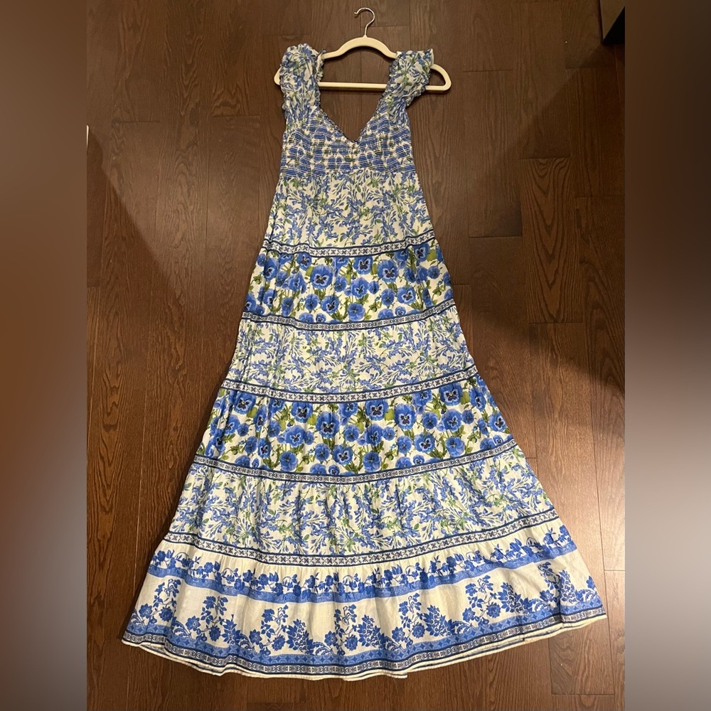 Alice + Olivia floral maxi dress blue floral size 6